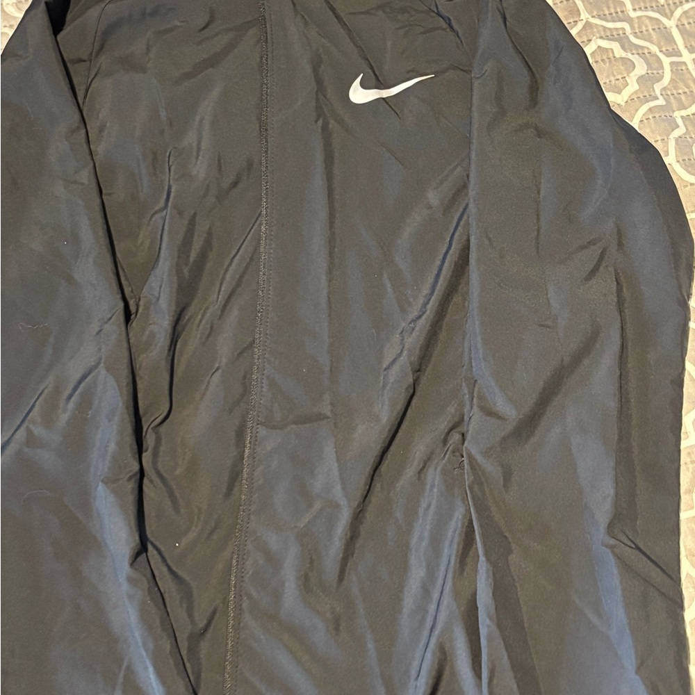 Nike Men's size Medium Black windbreaker Jacket
